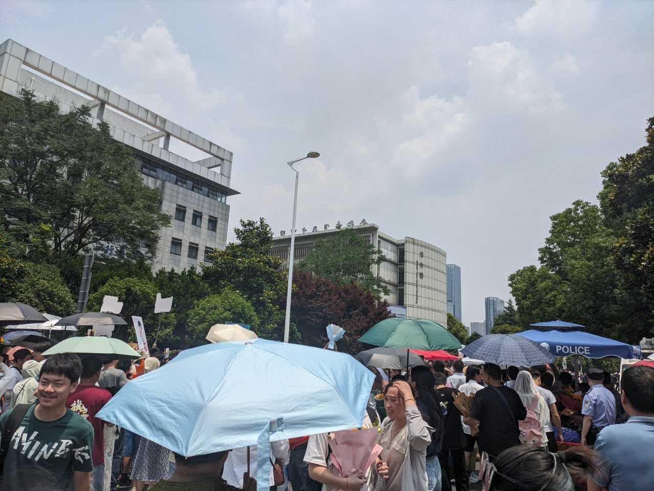 走出考场，心旷神怡